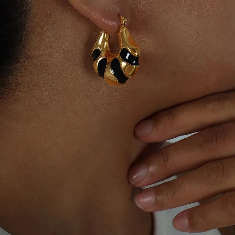 1 Pair Simple Style Color Block Enamel Plating Titanium Steel 18K Gold Plated Hoop Earrings - Lilah jewellery boutique