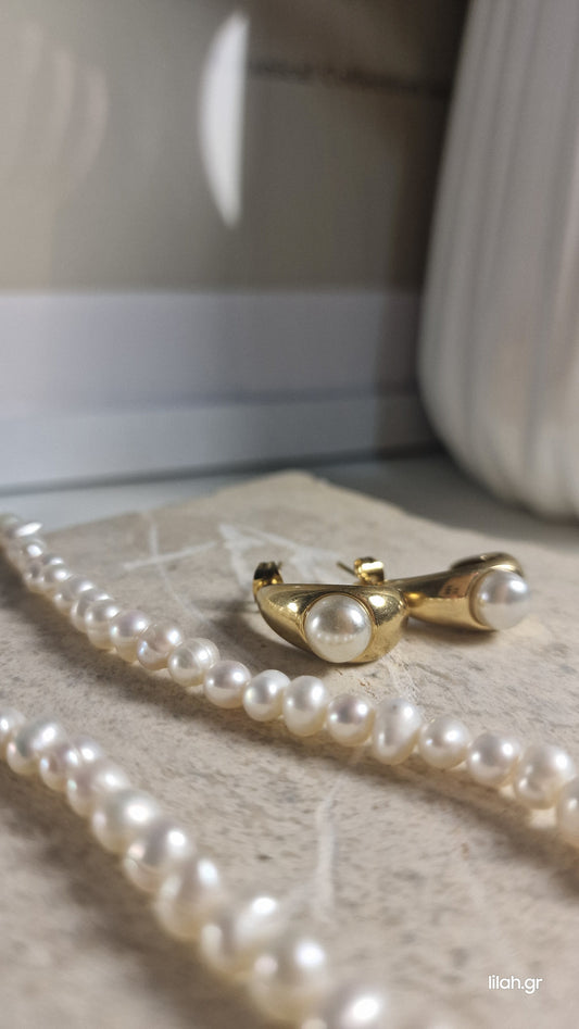 Κολιέ με μαργαριτάρια καλλιέργειας και σκουλαρίκια με συνθετικές πέρλες